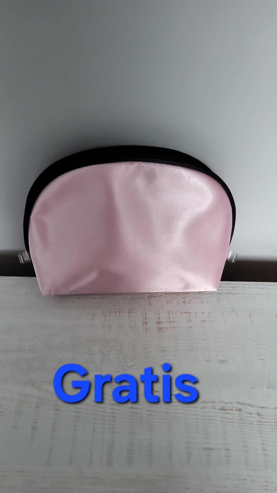 Kosmetyczka w paski