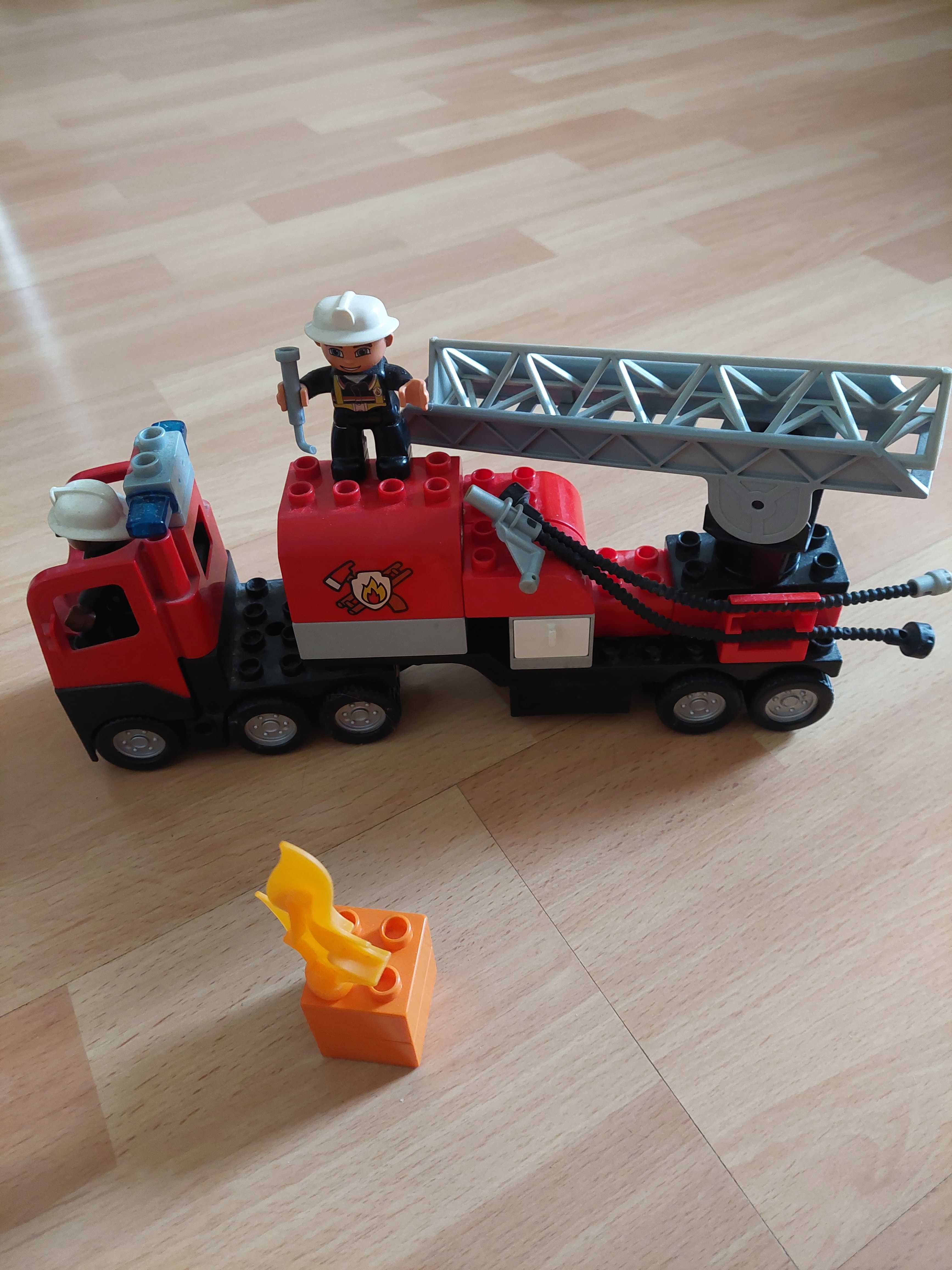 LEGO DUPLO Wóz strażacki 4977