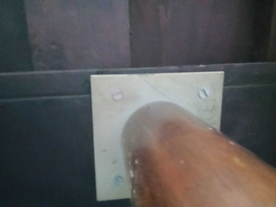 Mesa / secretária  influência art deco.. Usada, em bom estado.