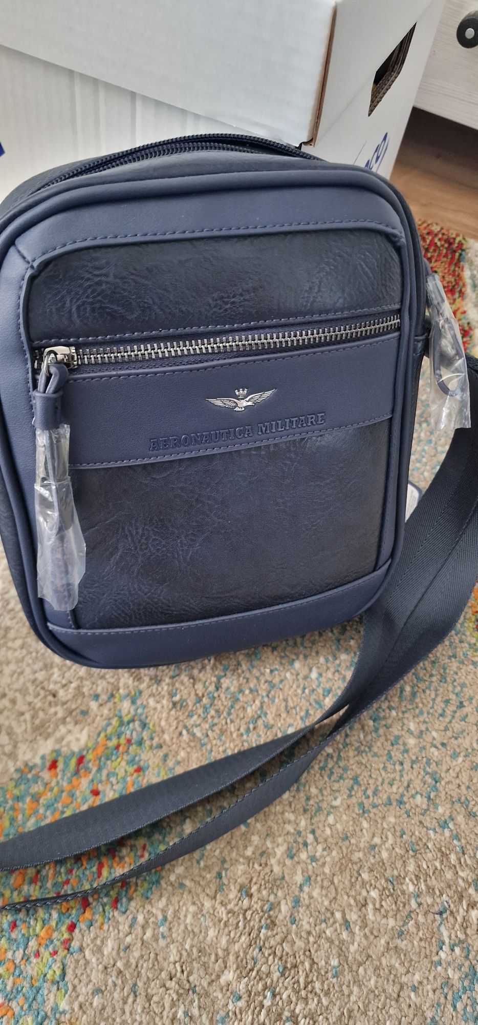 Aeronautica militare saszetka na ramię.  Listonoszka