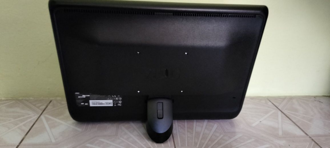 Monitor Led Aoc 19" w bardzo dobrym stanie