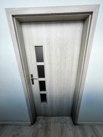 Drzwi + futryna - 16 kompletów