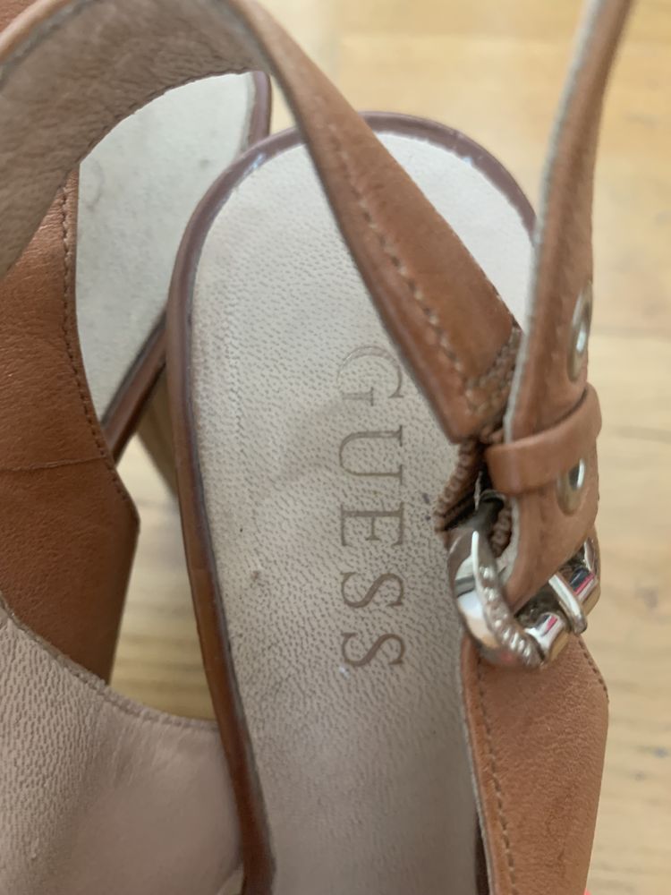 Sandalias Guess novas