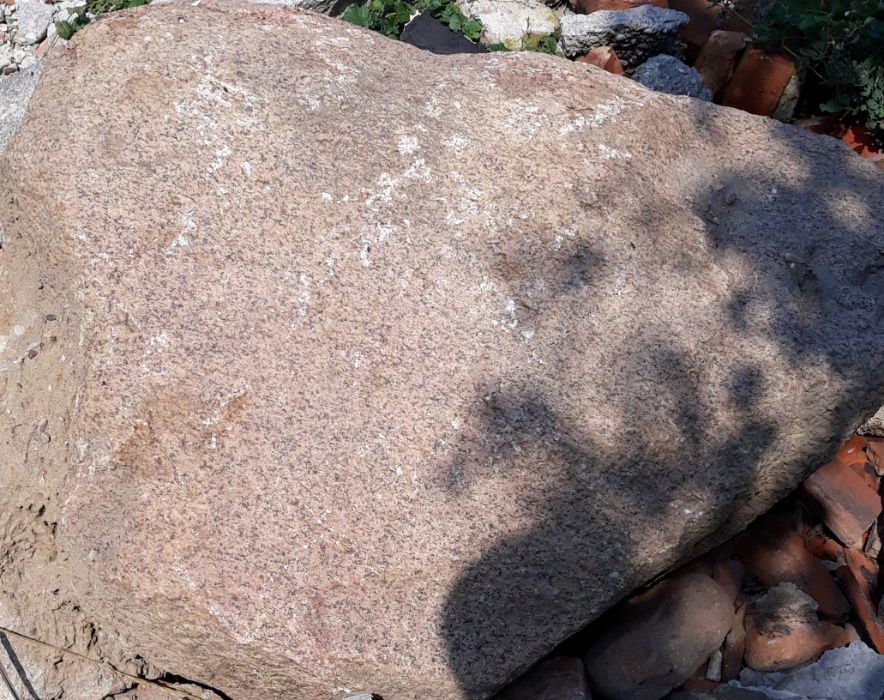 Kamień kamienie polne duże i małe