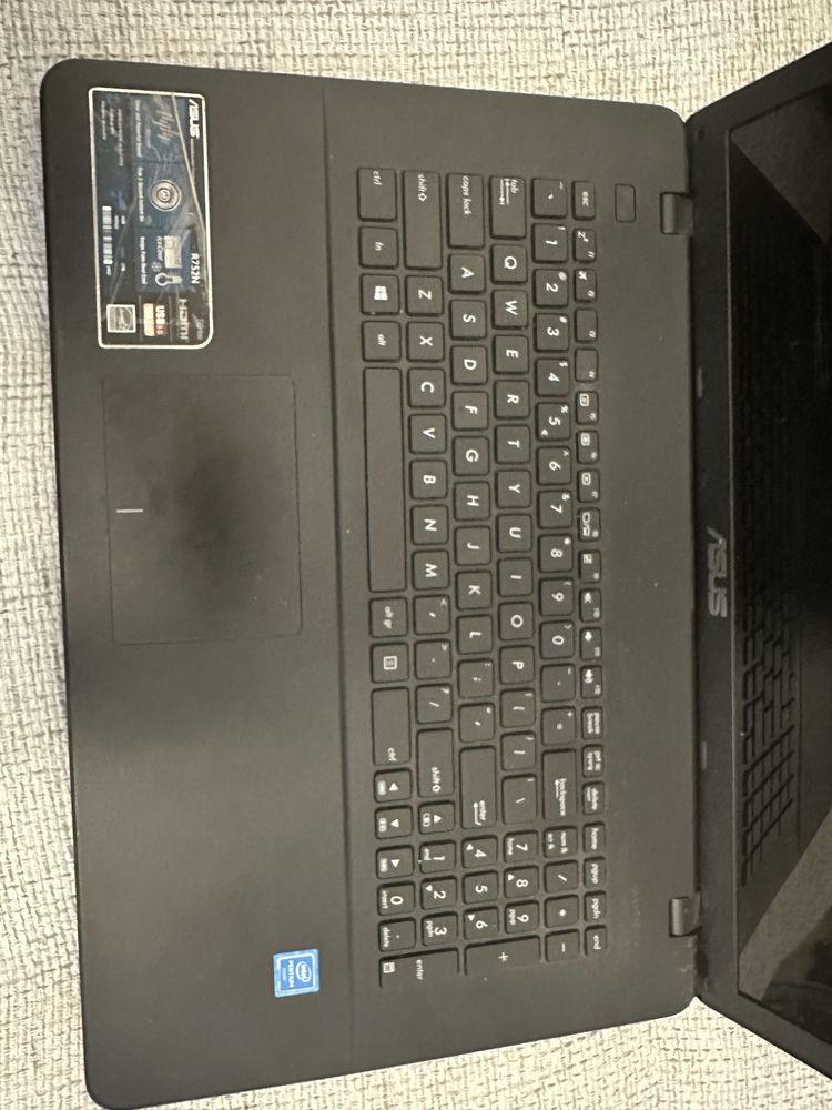Laptop ASUS desktop-qeam7ik