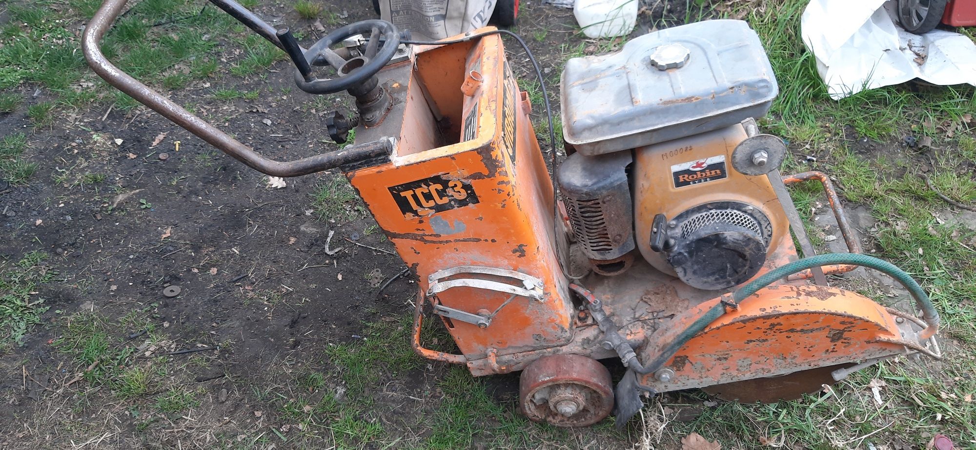 Maszyna do ciecia vibromax tcc3