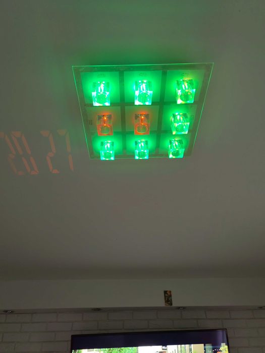 Lampa sufitowa na pilota