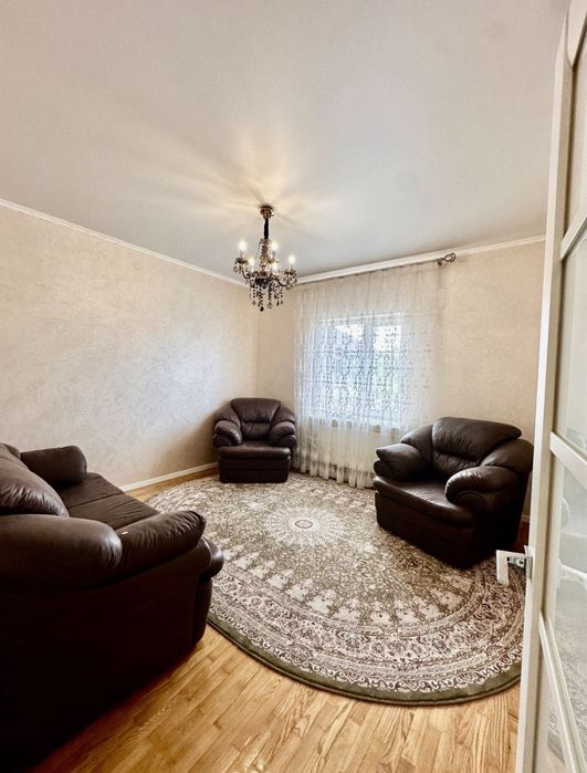 Шикарний маєток Вашої мрії з басейном та ландшафтним дизайном