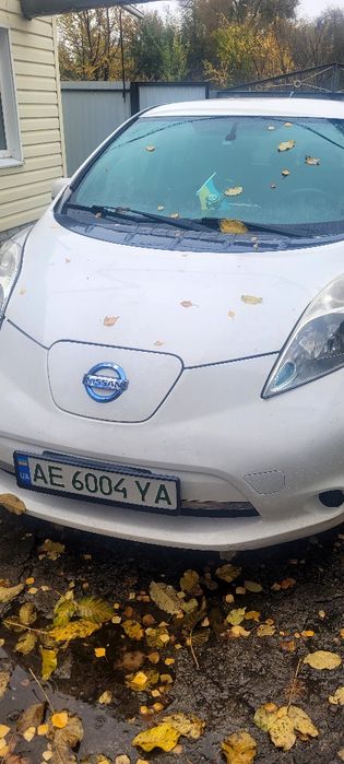 Продам Nissan leaf