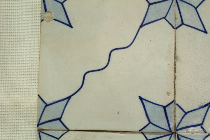 4 Azulejos Branco e Azul Geométricos XIX