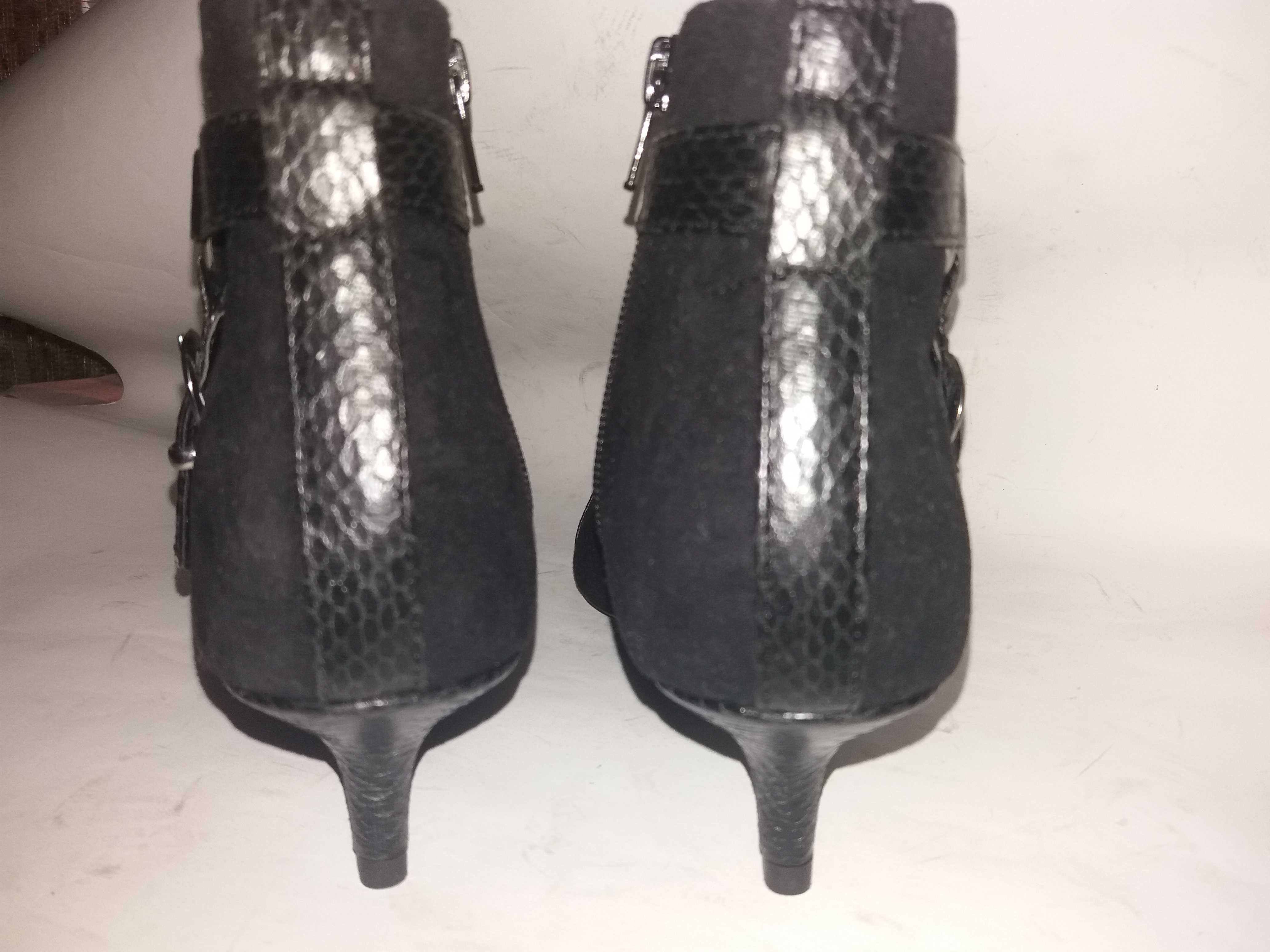 Трендовые женские ботинки на маленькой шпильке New Look 4р(37)