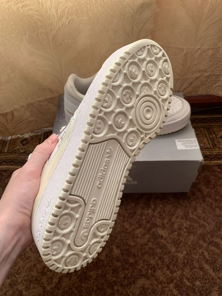 Adidas forum bold