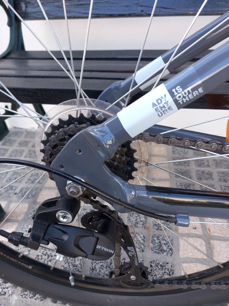 Bicicleta semi-nova