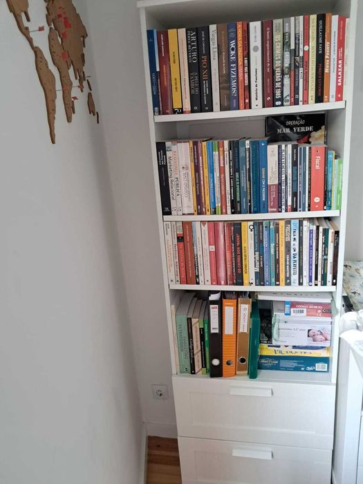 Estante de Livros com 2 gavetas