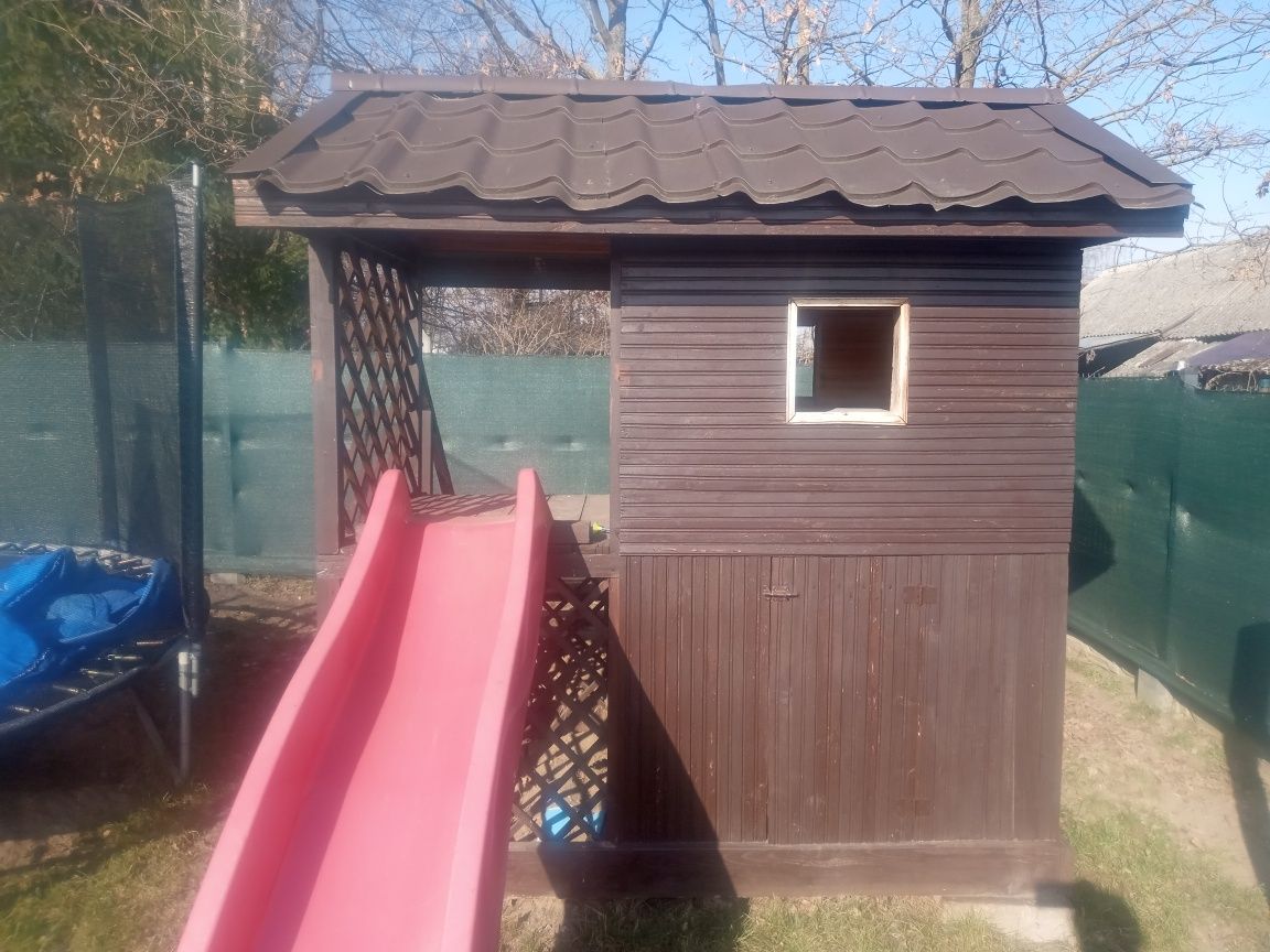 Domek drewniany solidny zjeżdzalnia dla dzieci możliwy transport