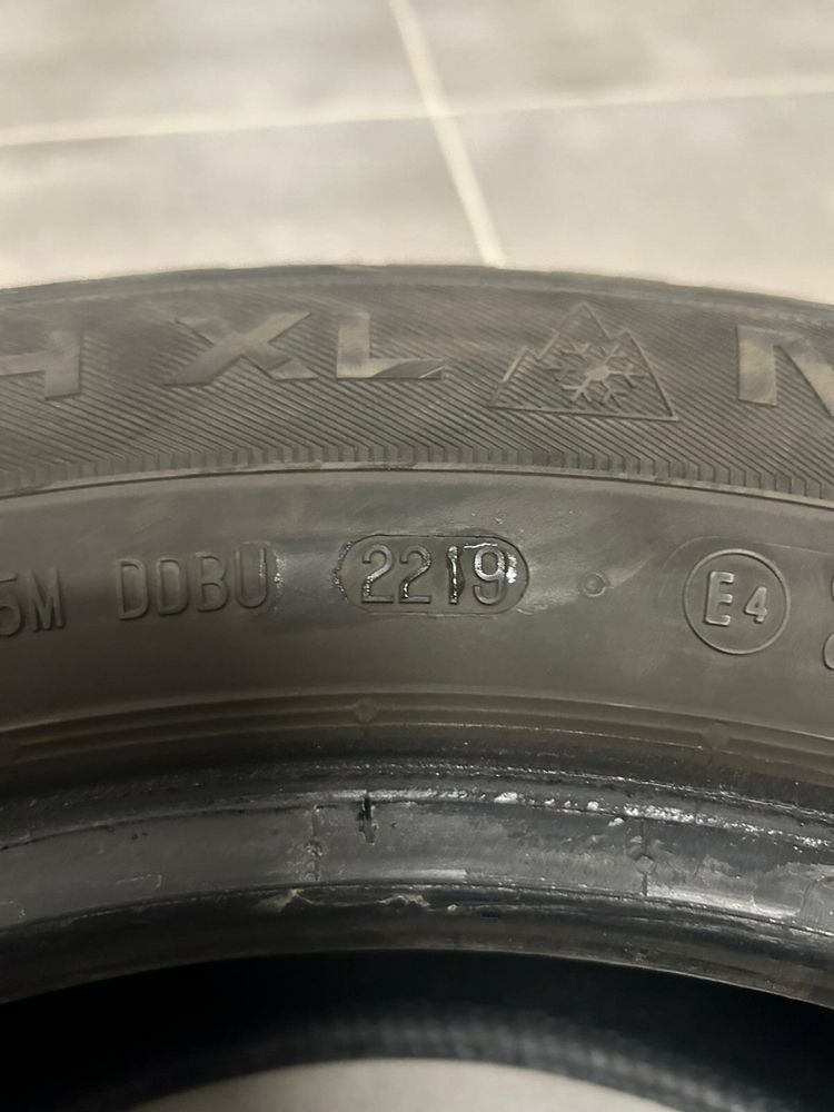 Opony zimowe 215/60/16 2x michelin i 2x uniroyal