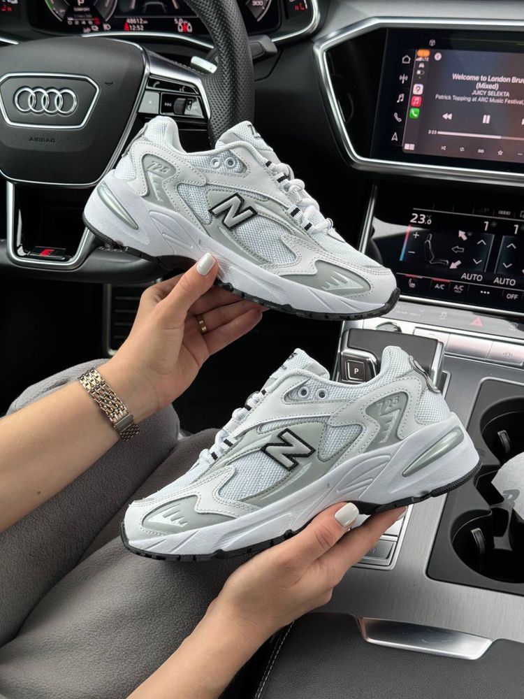 Жіночі кросівки New Balance 725 White Silver W