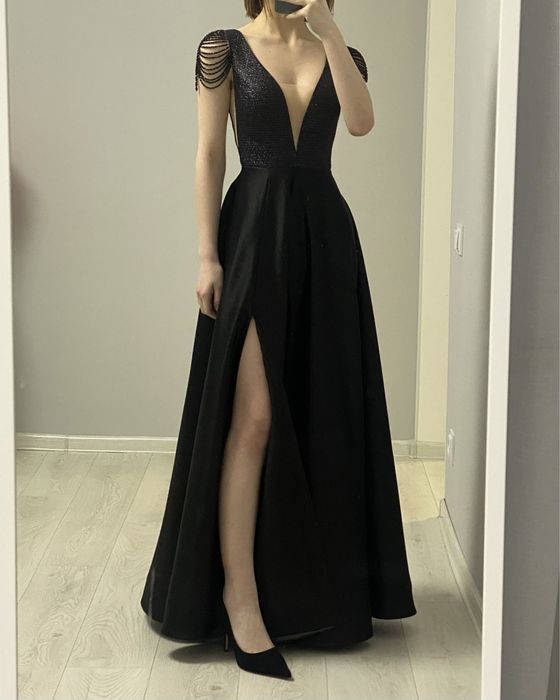 Вечірня сукня, випускна сукня