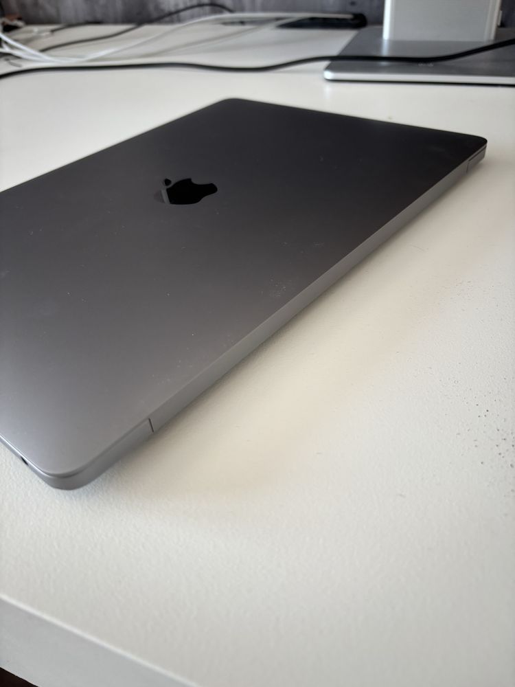 Macbook air M1 ecrã partido