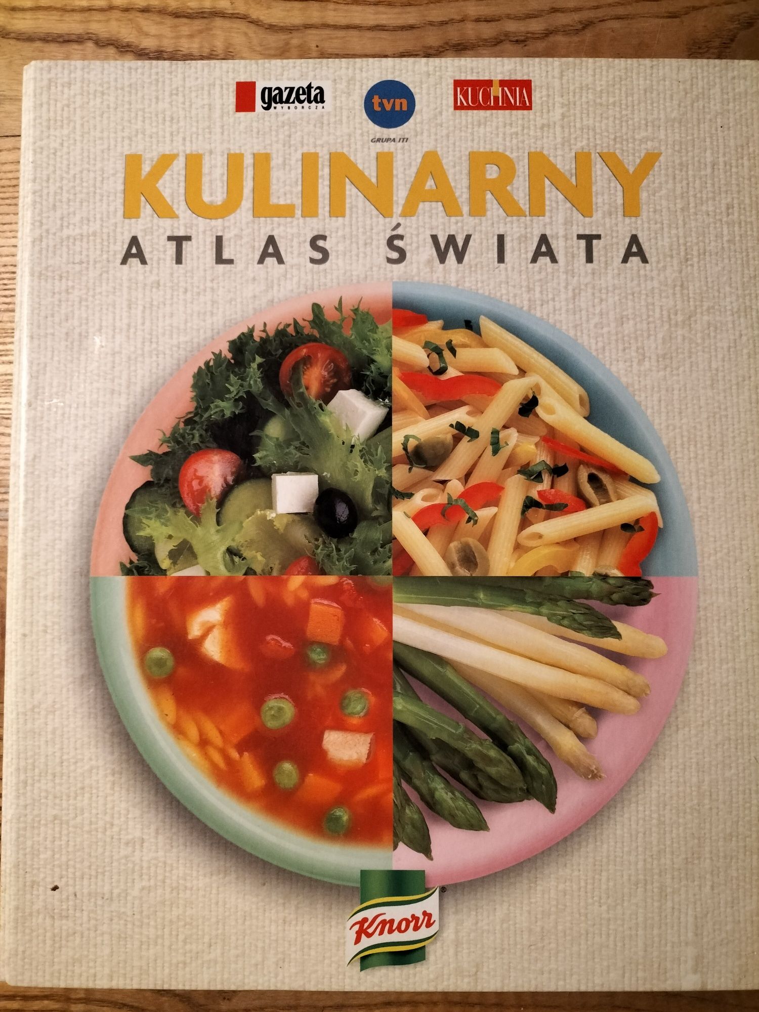 Kulinarny atlas świata+segregator,nowe