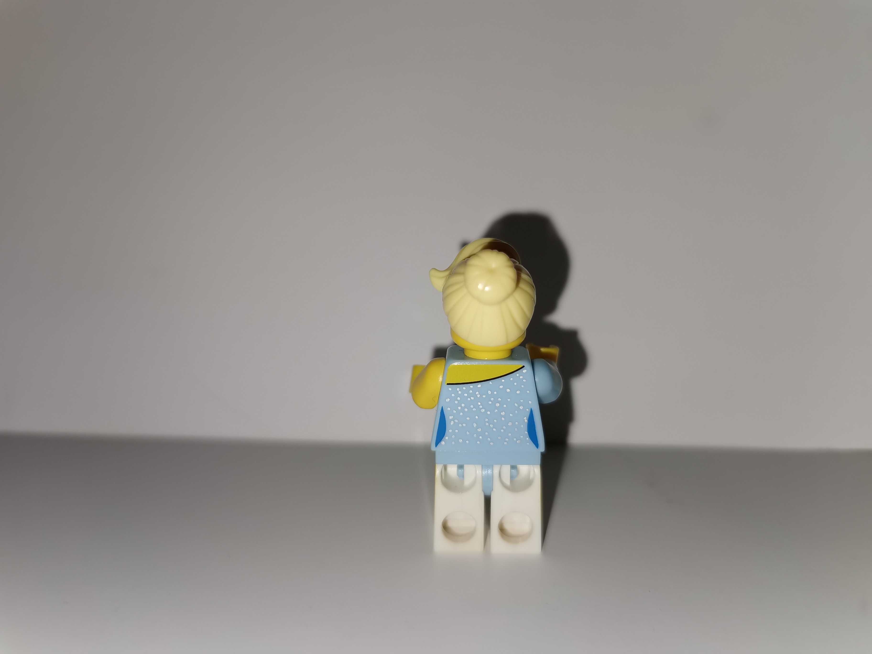 Lego minifigures - Ice Skater, Series 4