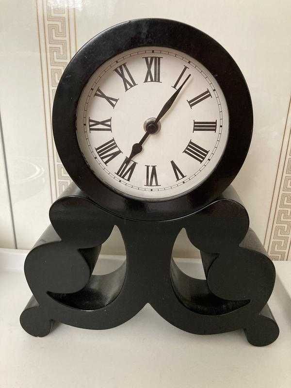 часы  в деревянном корпусе Годинник