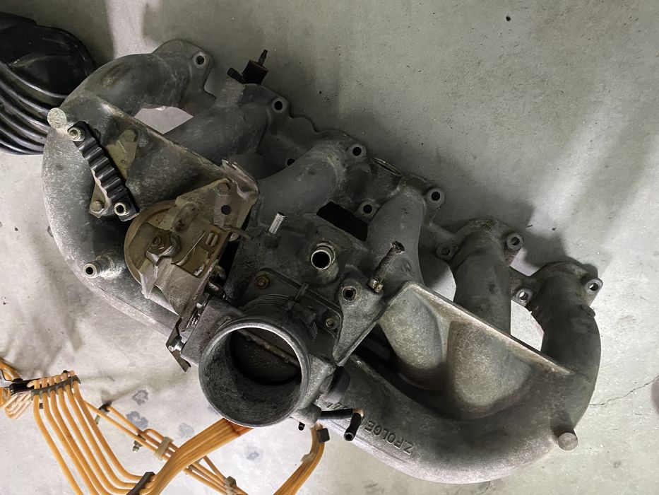 Coletor de admissão BMW e28 520i