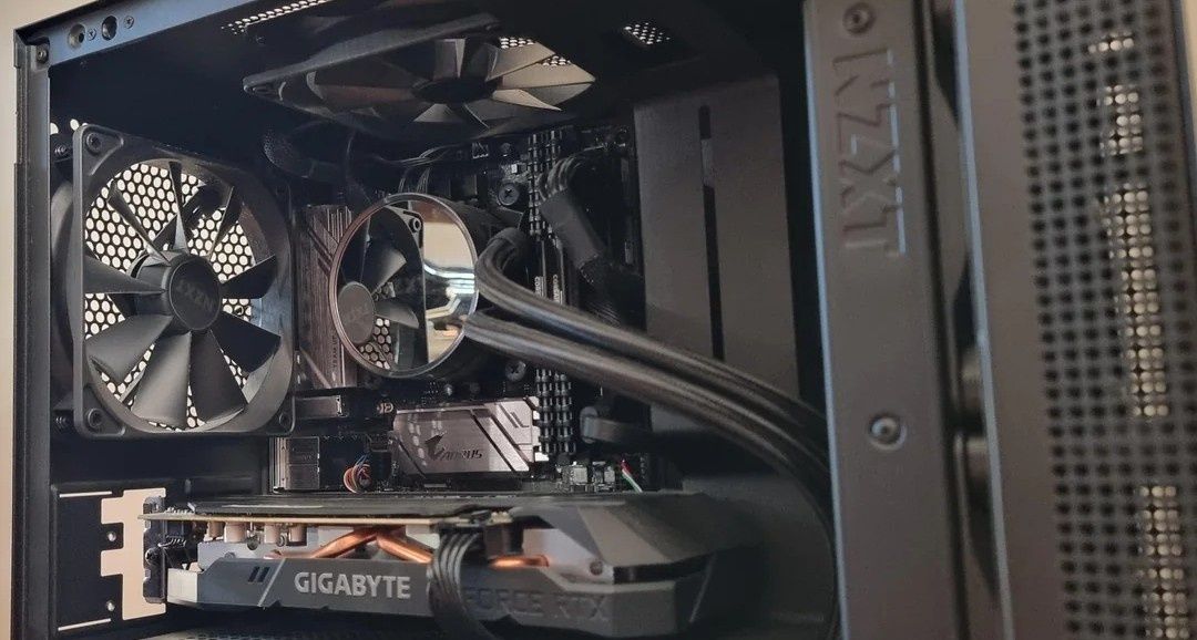 PC Torre gaming 2060 i5 16GB + monitor e teclado