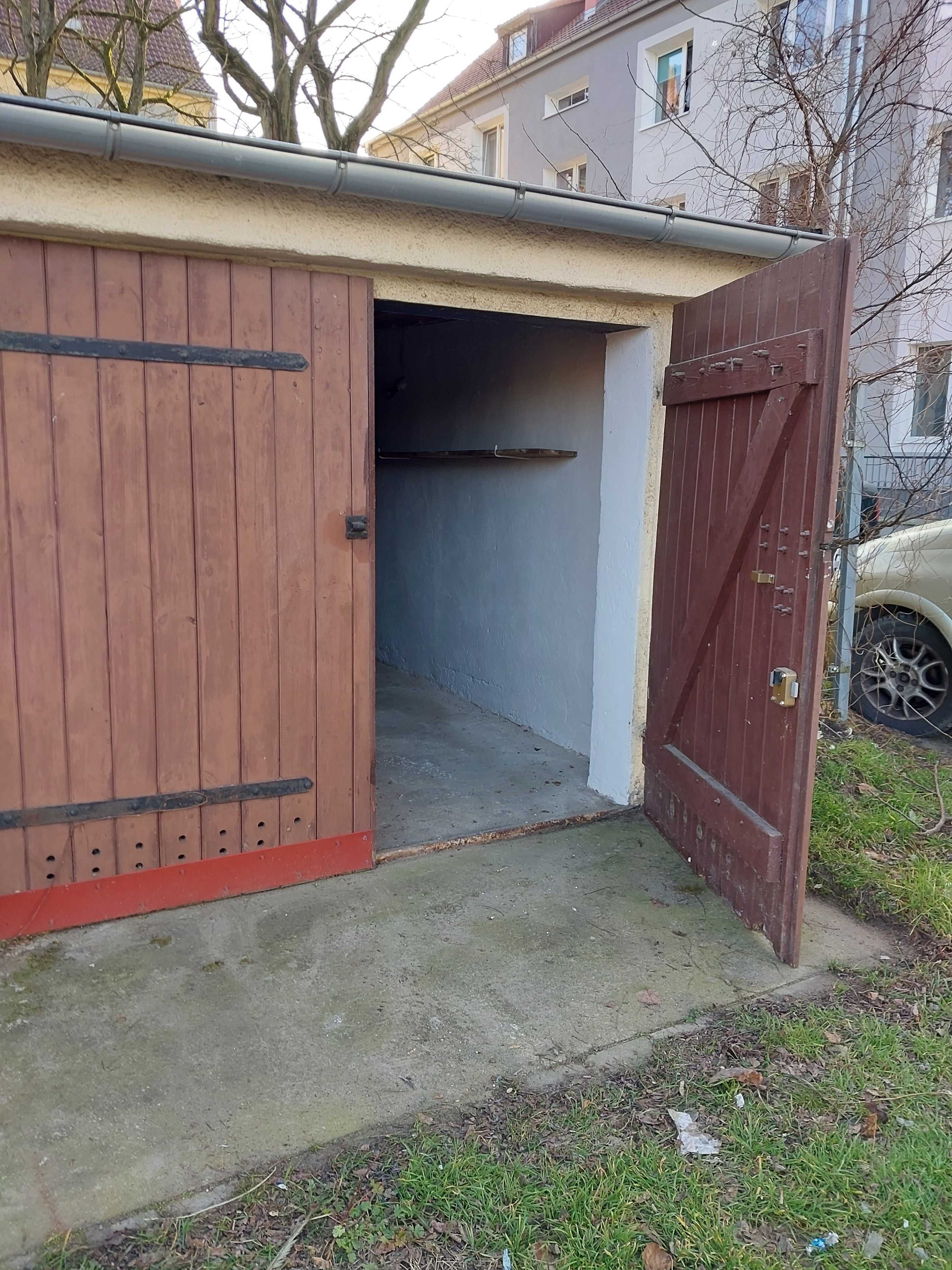 Garaż oś. Piaski 21 m.
