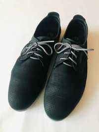 Черные замшевые туфли Bertoni