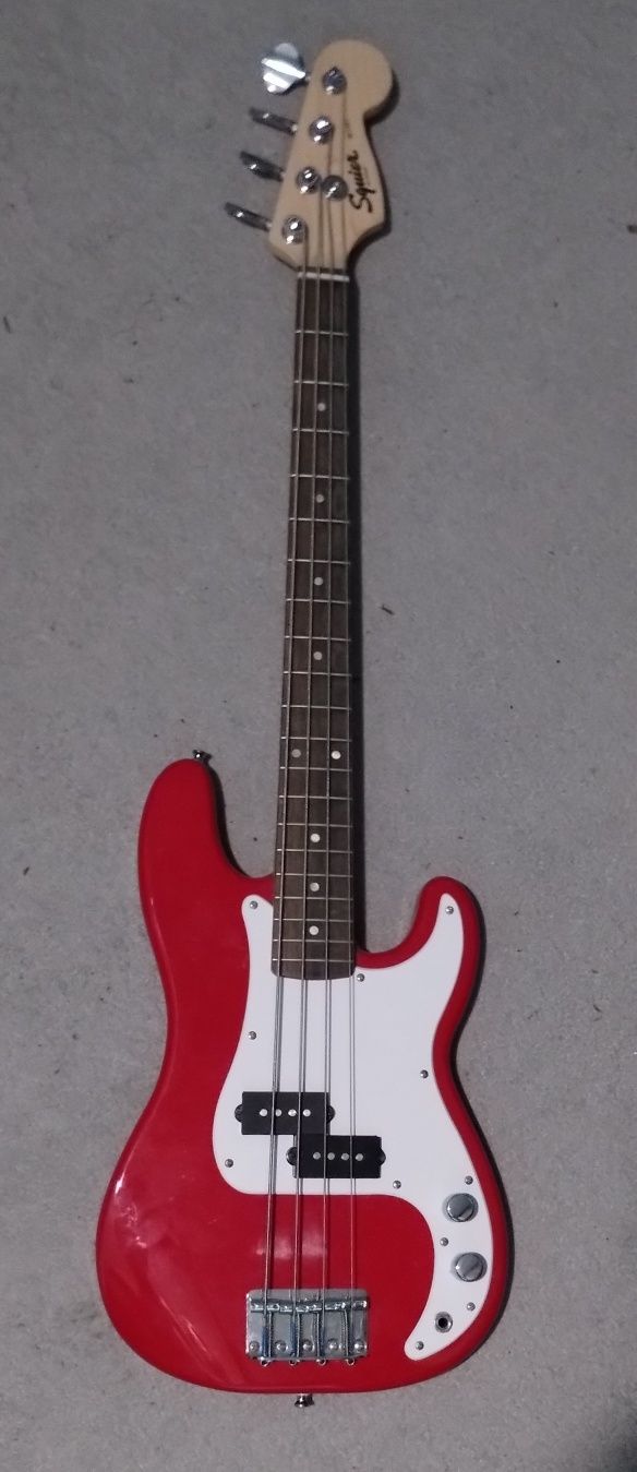 Gitara basowa Squier Mini Precision Bass