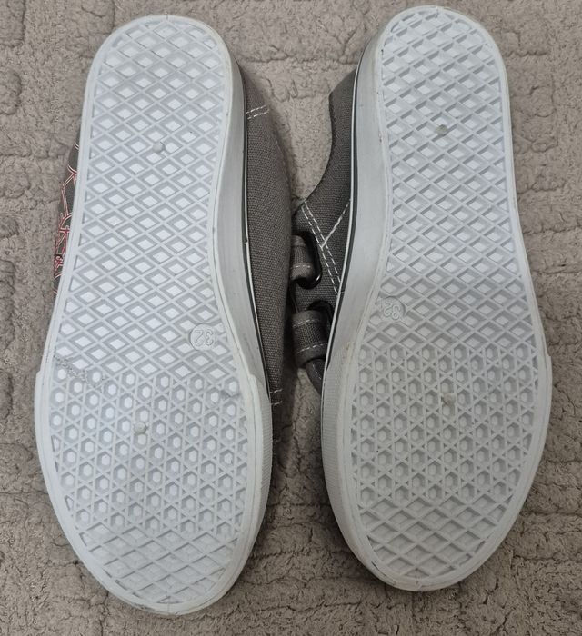 Продам нові дитячі мокасини на хлопчика 32 розміру