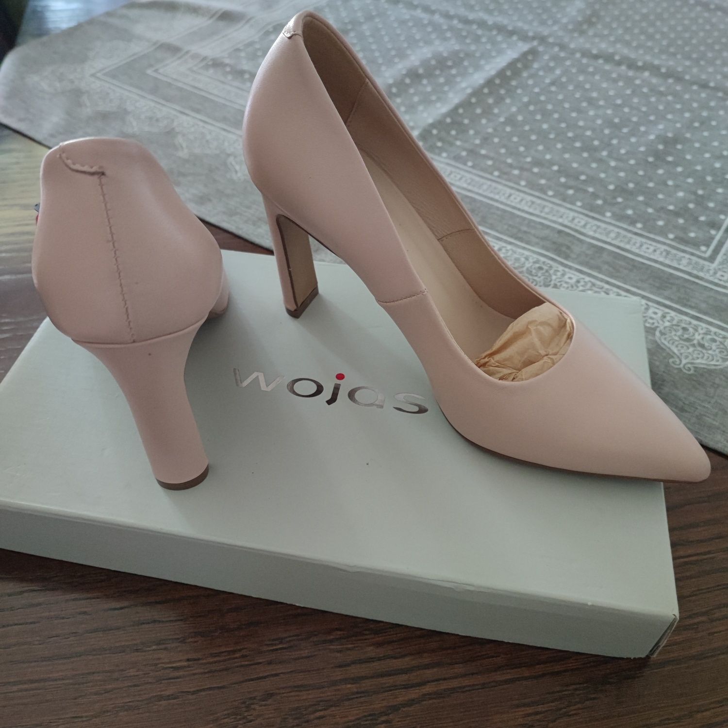 Eleganckie skórzane czółenka damskie Wojas ślubne casual
