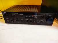 amplifier Yamaha A-520.