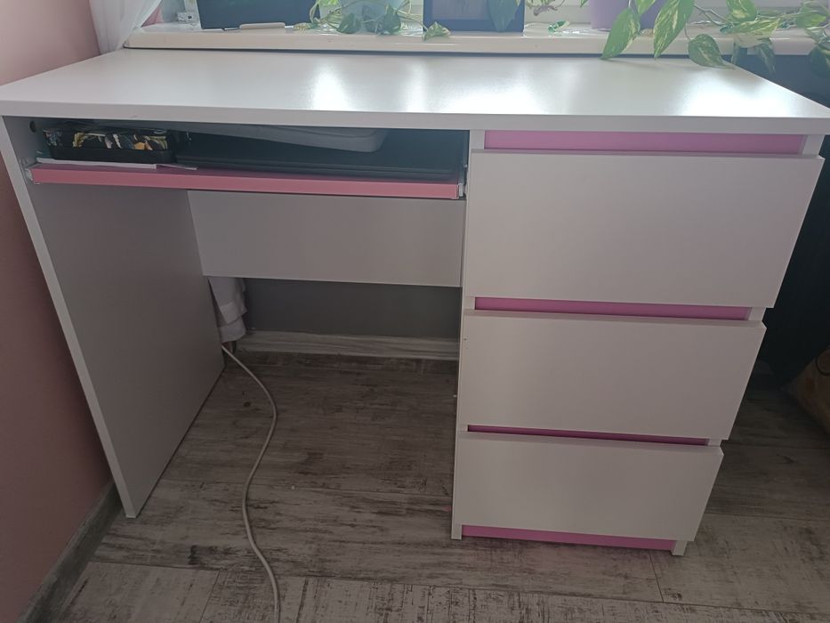 Biurko z szufladami