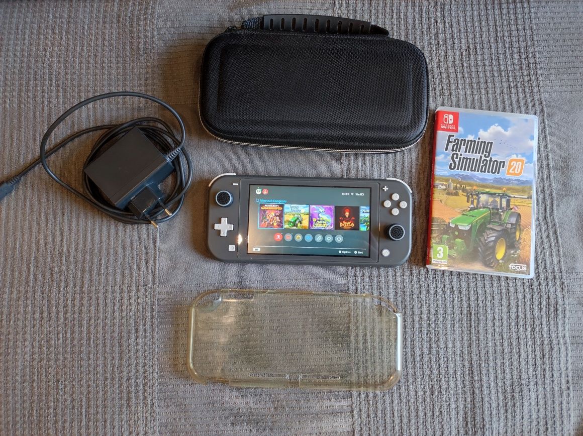 Nintendo Switch lite + gra oraz akcesoria