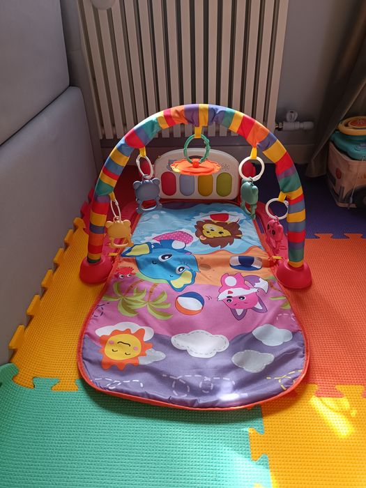 Ігровий розвиваючий килимок + безкоштовно віддам бряскальця та іграшки