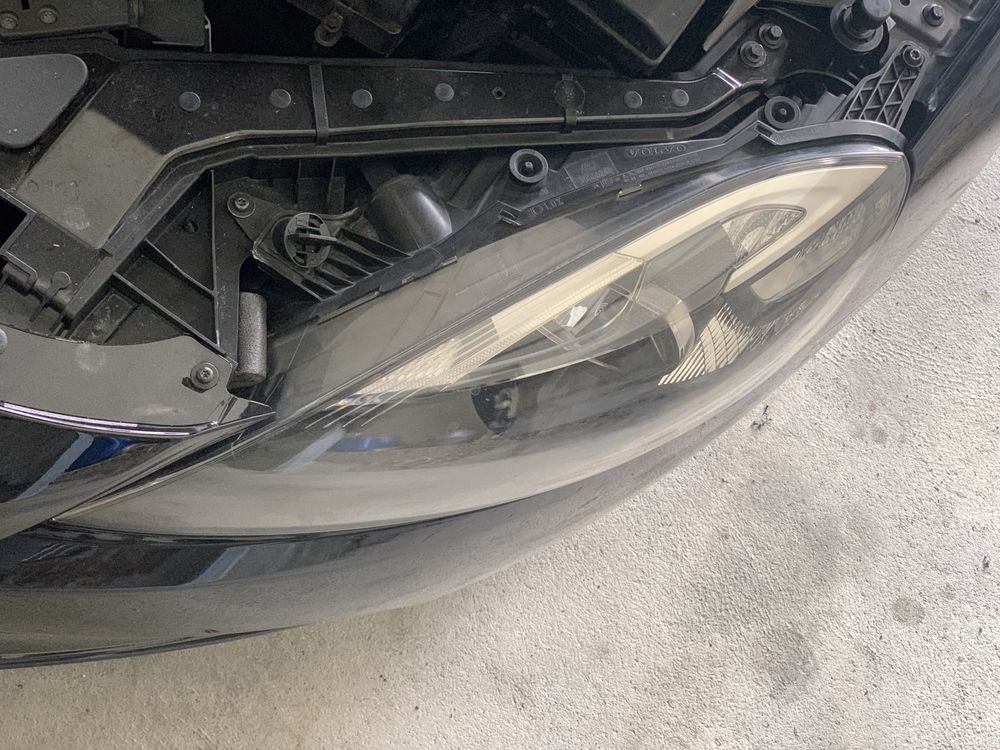 OFERTA + Volvo V40 [ORIGINAL] – Ótica Farol Halogéneo Lado Esquerdo