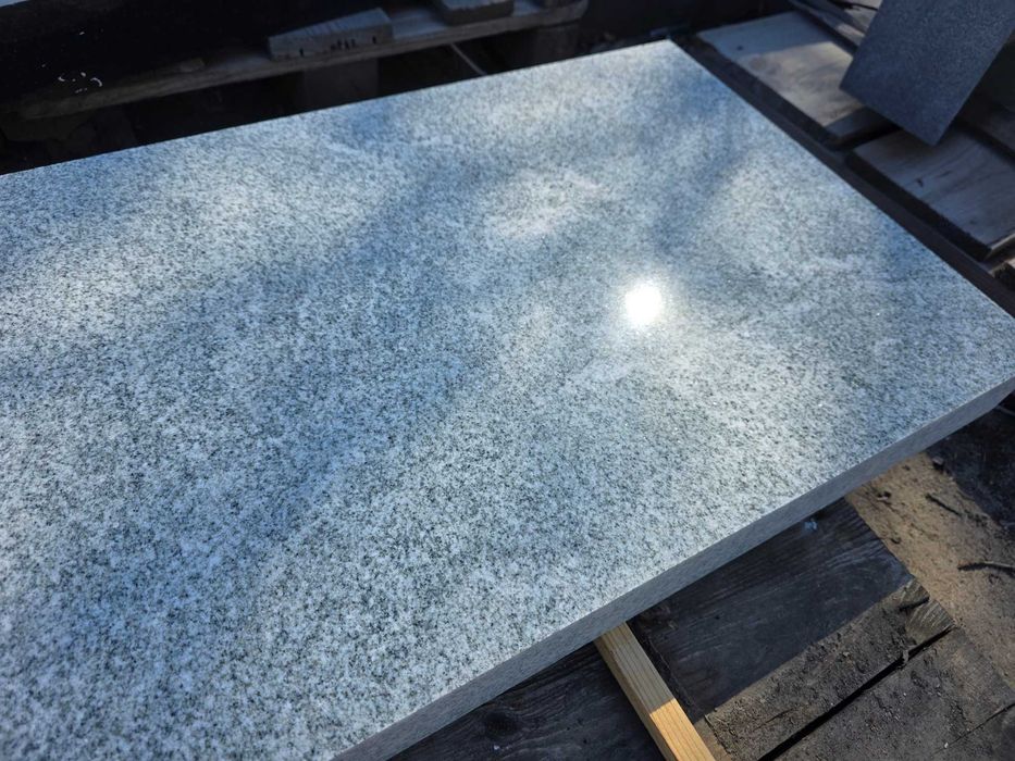 Світло-сірий граніт Вісконт в заготовках Вісконт камінь Viscount white