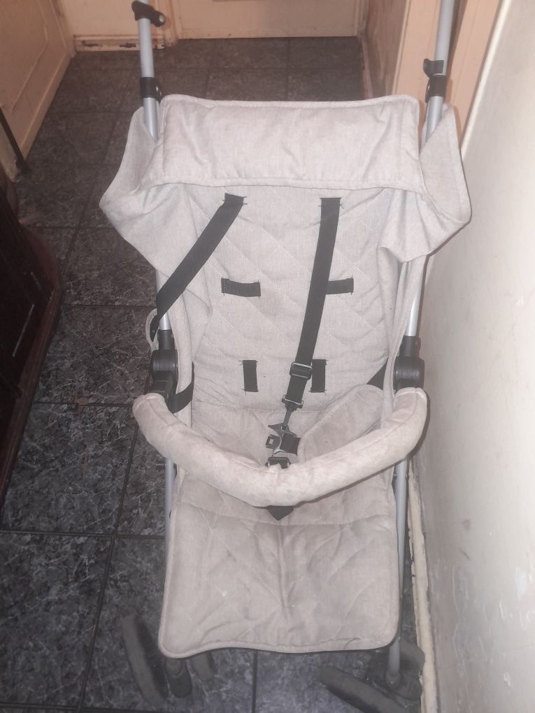 Vendo carrinhos de bebe de passeio 5 € cada