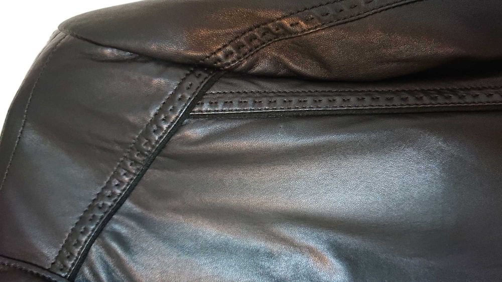 Продам турецкую кожаную курточку.