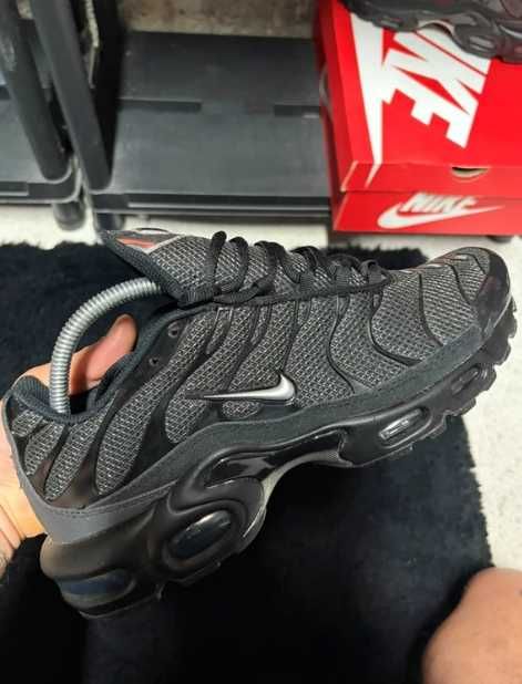 "Buty damskie Trampki"Nike_Air_Max_TN_Plus_czarny R.44