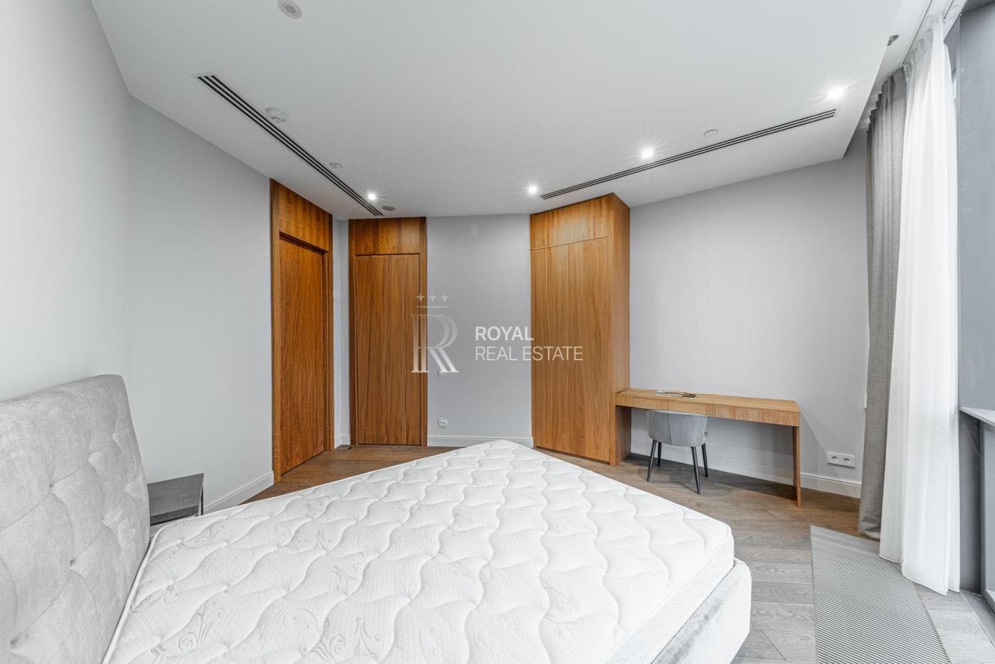 Аренда квартиры Киев 3к 200м2 Hilton (H-Tower) Шевченковский
