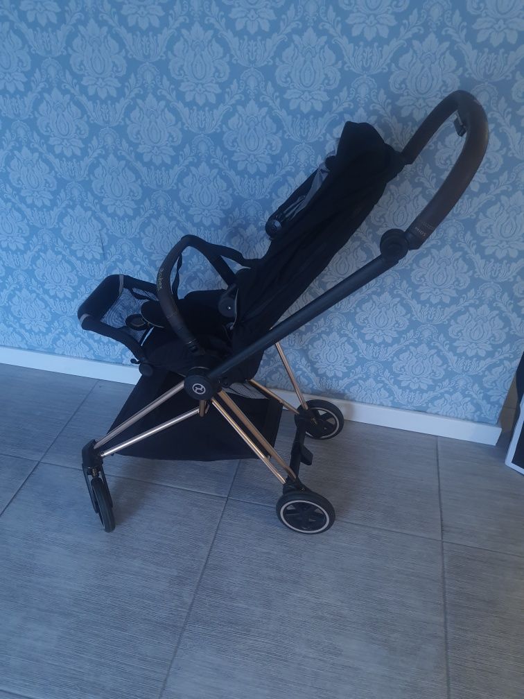 Carrinho de bebé com babycoque Cybex