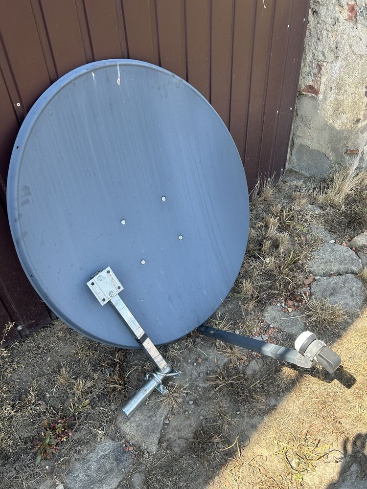 Antena satelitarna