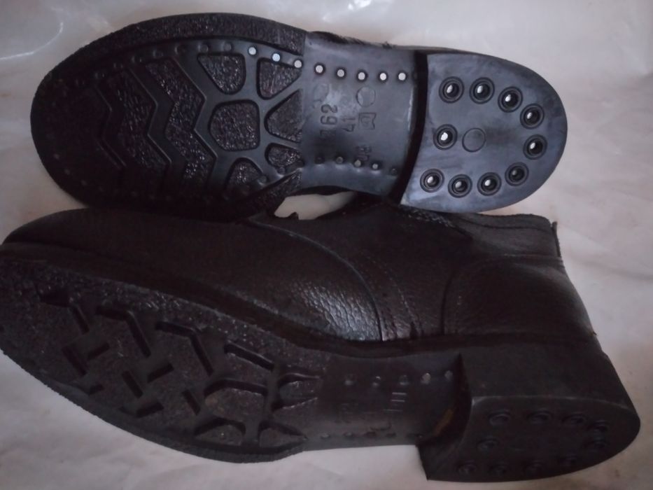 Ботинки рабочие  кожа . новые