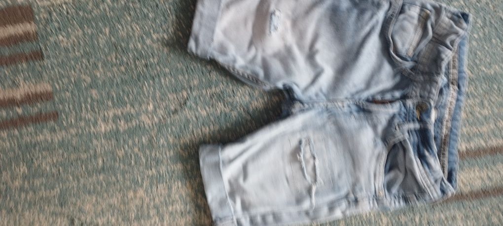 Spodenki jeansowe z przetarciami 122-128