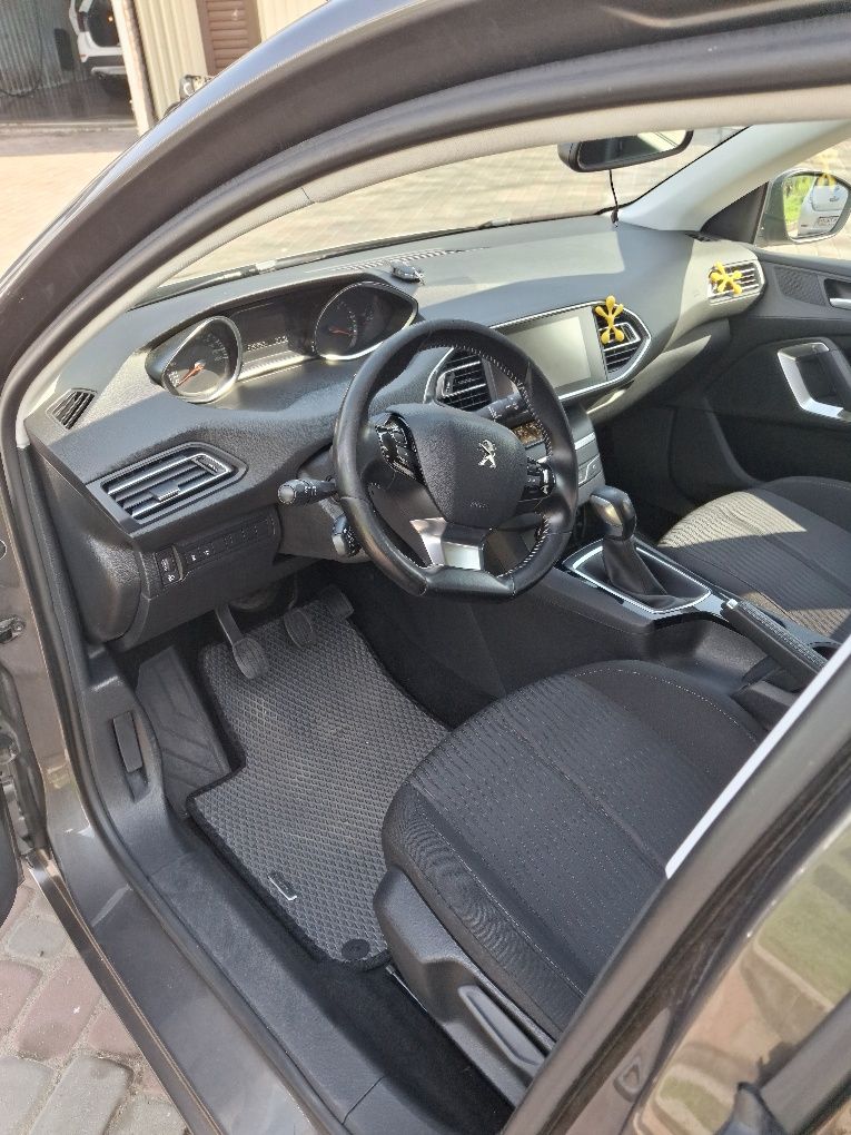 Peugeot 308 SW 1.6 BlueHDi МТ