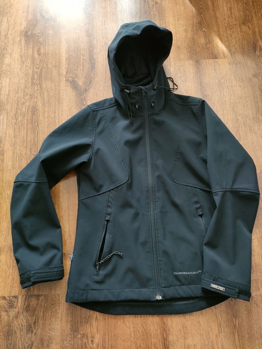 Softshell czarny 38