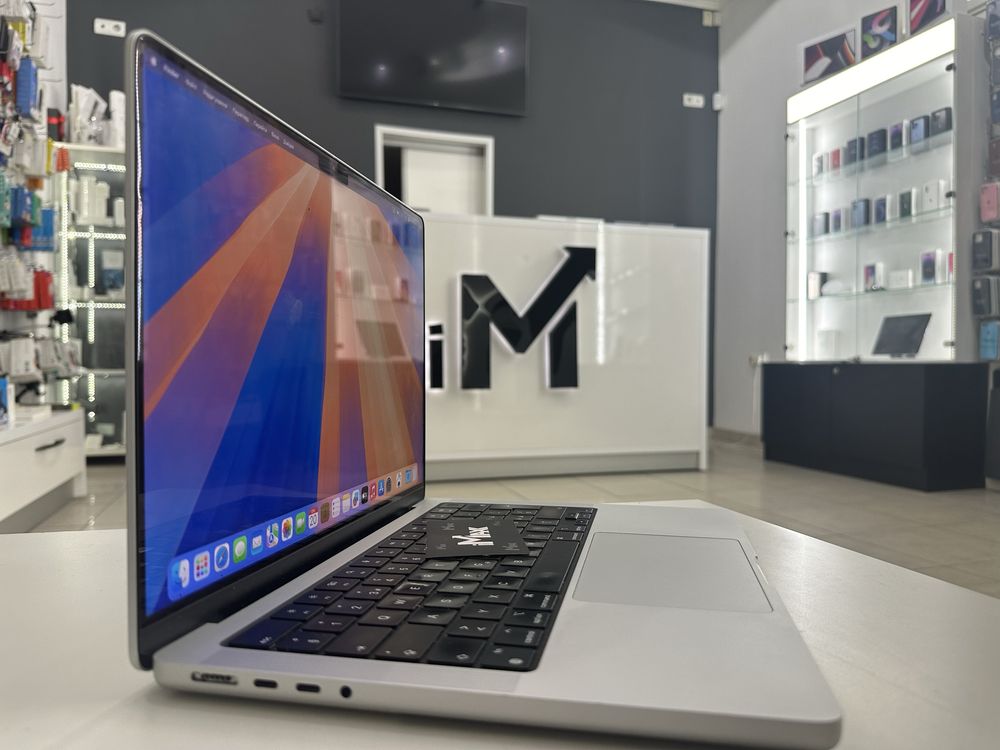 MacBook Pro 14” 2023 M2 Pro 16/512Gb Silver без блокувань 1100€